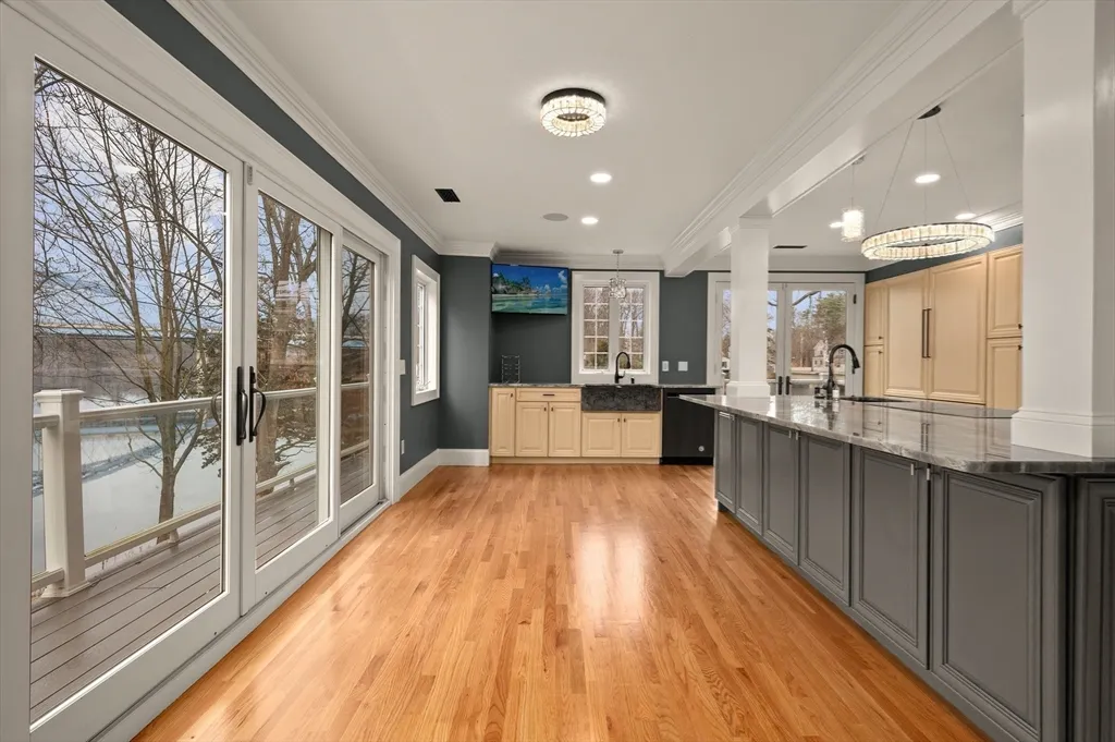 2 bed, 2 bath apartment for rent at 1 Deer Island St Unit 3, Newburyport — photo 4 of 39