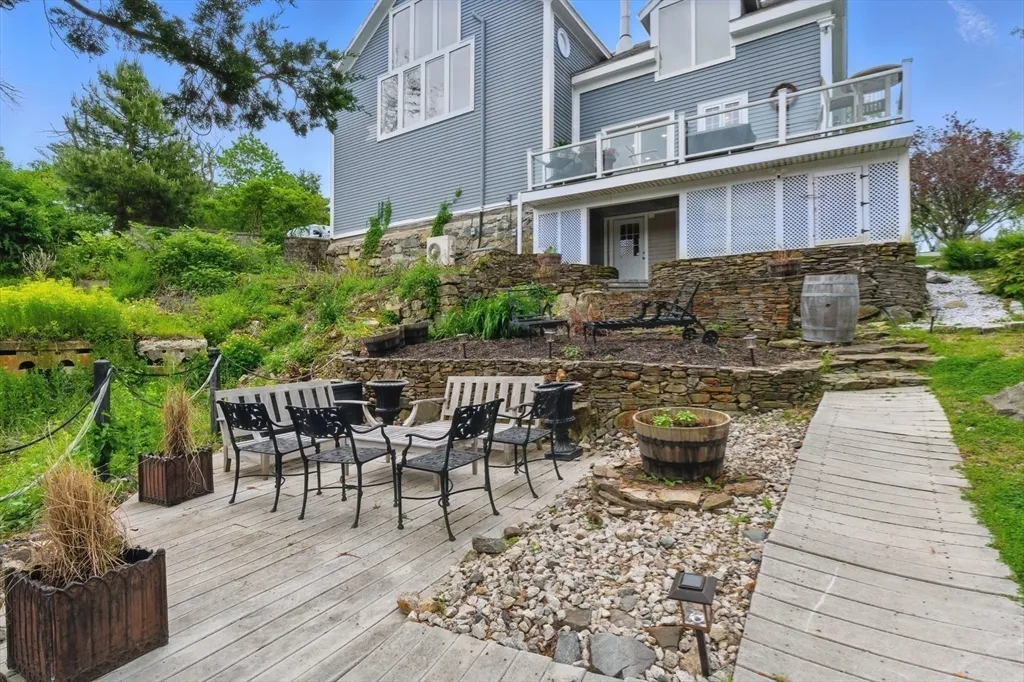 2 bed, 2 bath apartment for rent at 1 Deer Island St Unit 3, Newburyport — photo 25 of 39