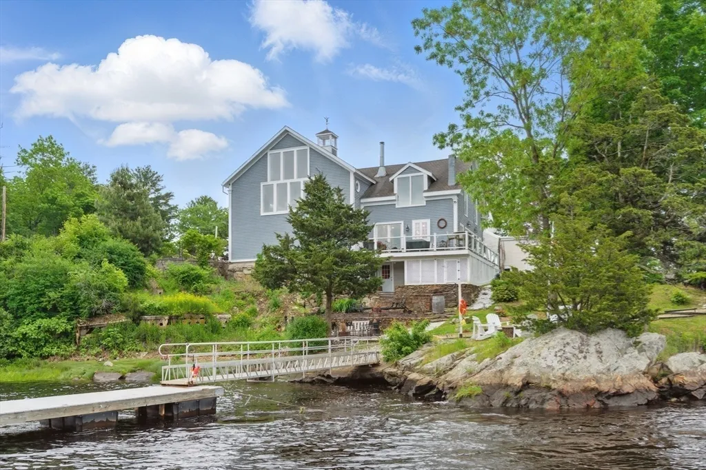 2 bed, 2 bath apartment for rent at 1 Deer Island St Unit 3, Newburyport — photo 37 of 39