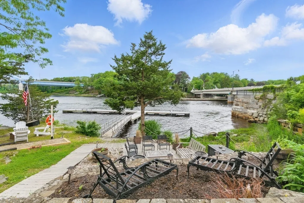 2 bed, 2 bath apartment for rent at 1 Deer Island St Unit 3, Newburyport — photo 30 of 39