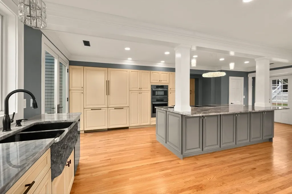2 bed, 2 bath apartment for rent at 1 Deer Island St Unit 3, Newburyport — photo 9 of 39