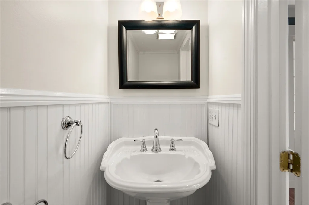 2 bed, 2 bath apartment for rent at 1 Deer Island Unit 3, Newburyport — photo 19 of 38