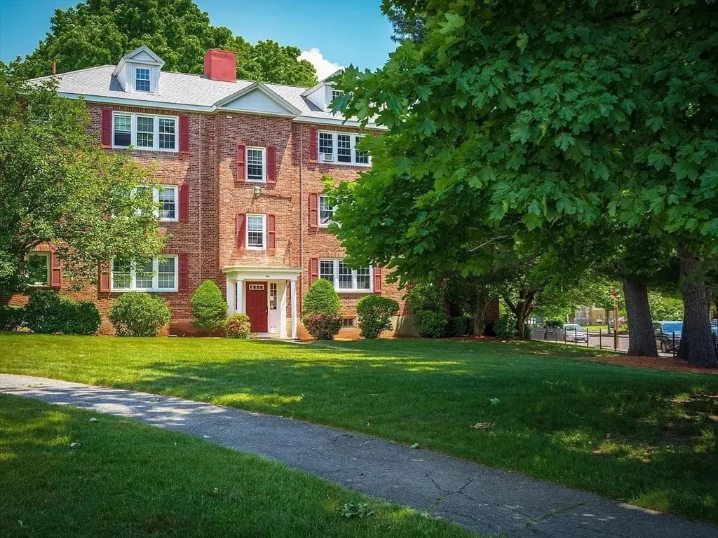 2 bed, 1 bath apartment for rent at 1 Dexter St Unit 5, Malden — photo 1 of 15
