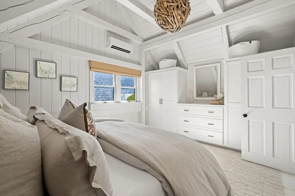 4 bed, 3 bath apartment for rent at 1 Doc Ryder, Nantucket — photo 22 of 42