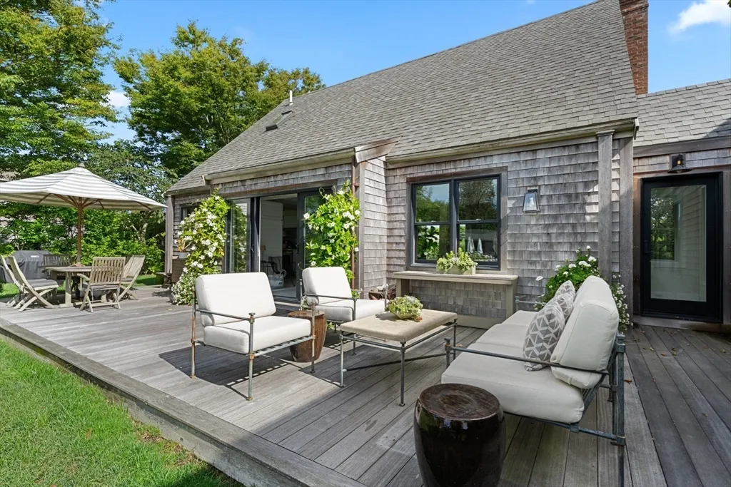 4 bed, 3 bath apartment for rent at 1 Doc Ryder, Nantucket — photo 16 of 42