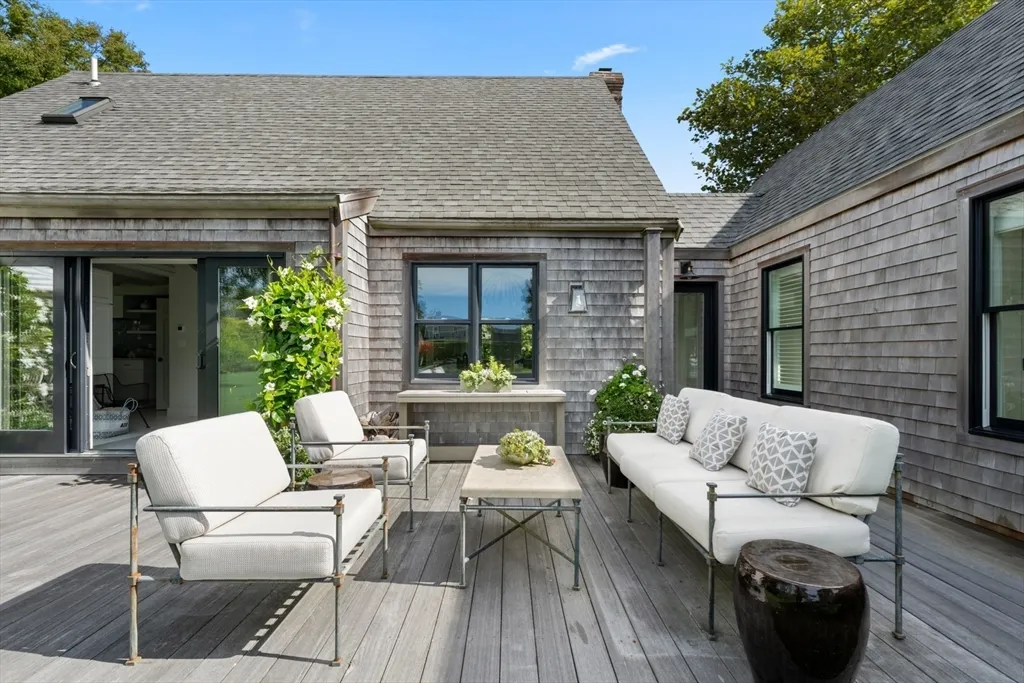 4 bed, 3 bath apartment for rent at 1 Doc Ryder, Nantucket — photo 14 of 42