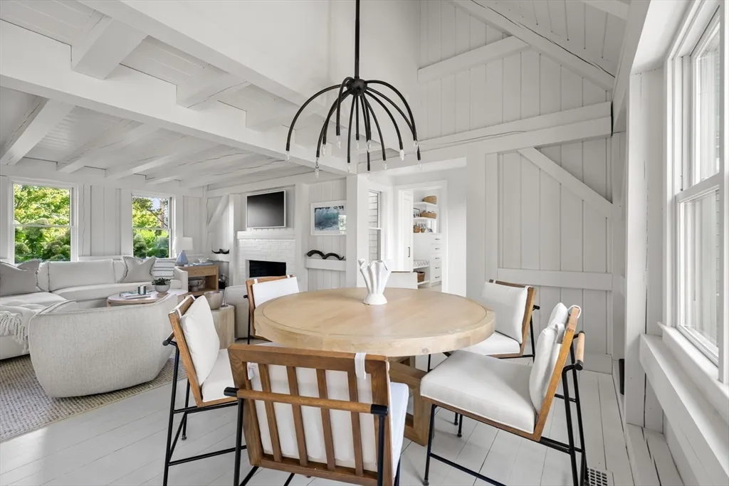 4 bed, 3 bath apartment for rent at 1 Doc Ryder, Nantucket — photo 4 of 42