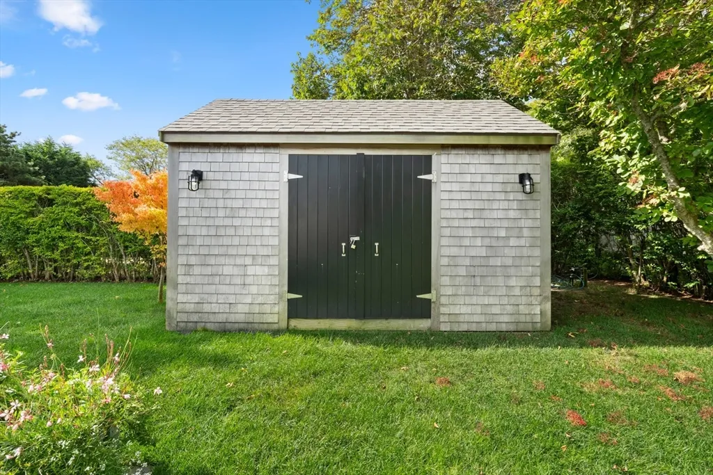 4 bed, 3 bath apartment for rent at 1 Doc Ryder, Nantucket — photo 35 of 42