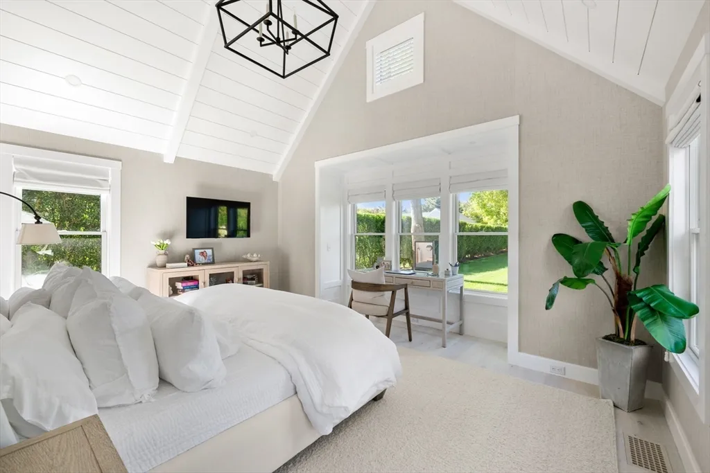 4 bed, 3 bath apartment for rent at 1 Doc Ryder, Nantucket — photo 18 of 42