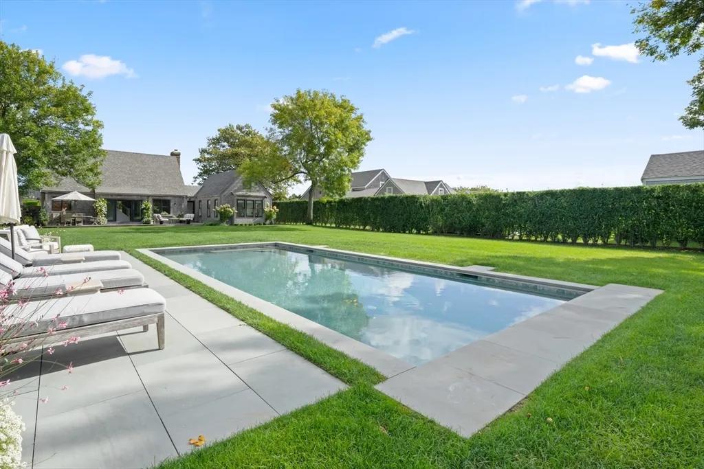 4 bed, 3 bath apartment for rent at 1 Doc Ryder, Nantucket — photo 13 of 42