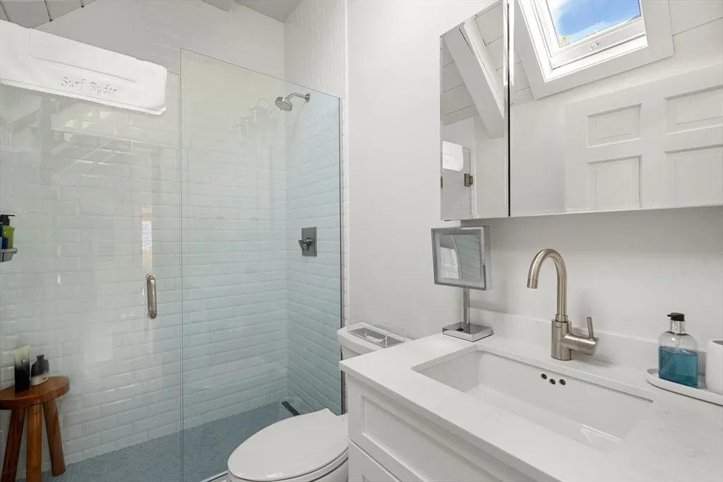4 bed, 3 bath apartment for rent at 1 Doc Ryder, Nantucket — photo 25 of 42