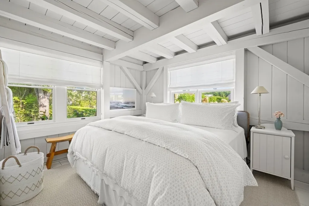 4 bed, 3 bath apartment for rent at 1 Doc Ryder, Nantucket — photo 23 of 42
