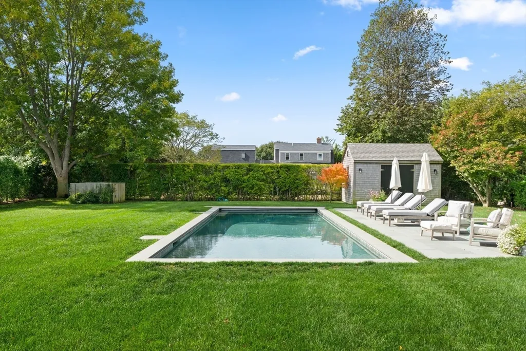 4 bed, 3 bath apartment for rent at 1 Doc Ryder, Nantucket — photo 11 of 42