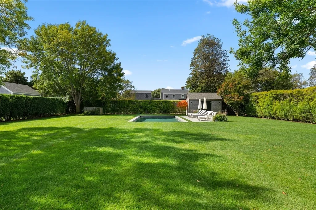 4 bed, 3 bath apartment for rent at 1 Doc Ryder, Nantucket — photo 36 of 42