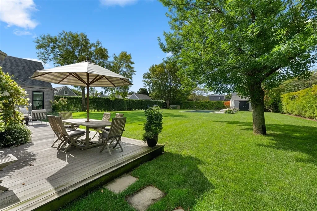 4 bed, 3 bath apartment for rent at 1 Doc Ryder, Nantucket — photo 39 of 42