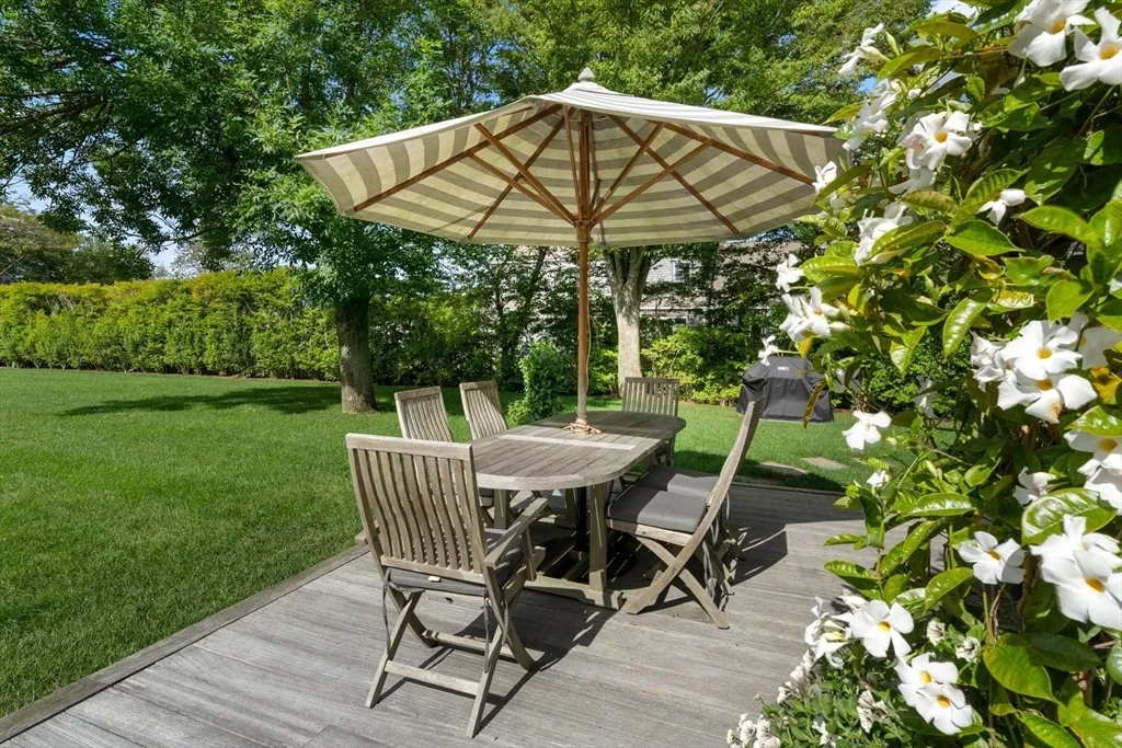 4 bed, 3 bath apartment for rent at 1 Doc Ryder, Nantucket — photo 15 of 42