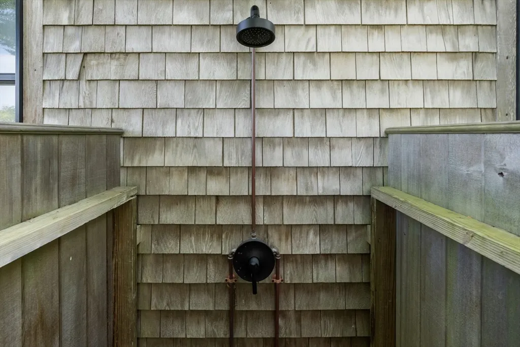 4 bed, 3 bath apartment for rent at 1 Doc Ryder, Nantucket — photo 31 of 42