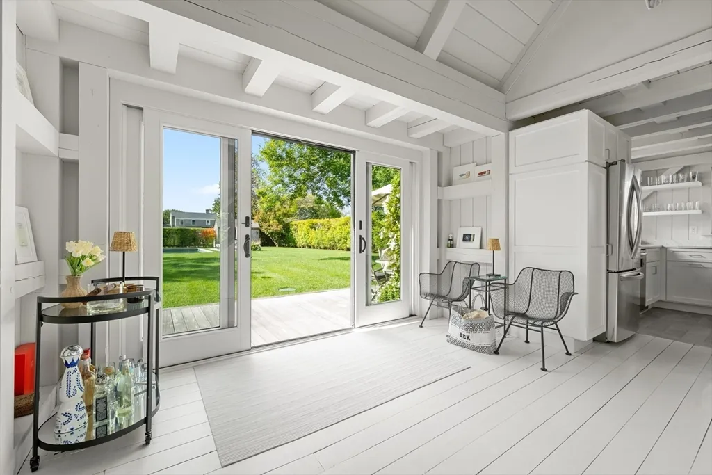 4 bed, 3 bath apartment for rent at 1 Doc Ryder, Nantucket — photo 9 of 42