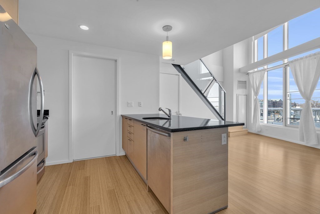 1 bed, 1 bath apartment for rent at 1 Earhart Unit 525, East Cambridge