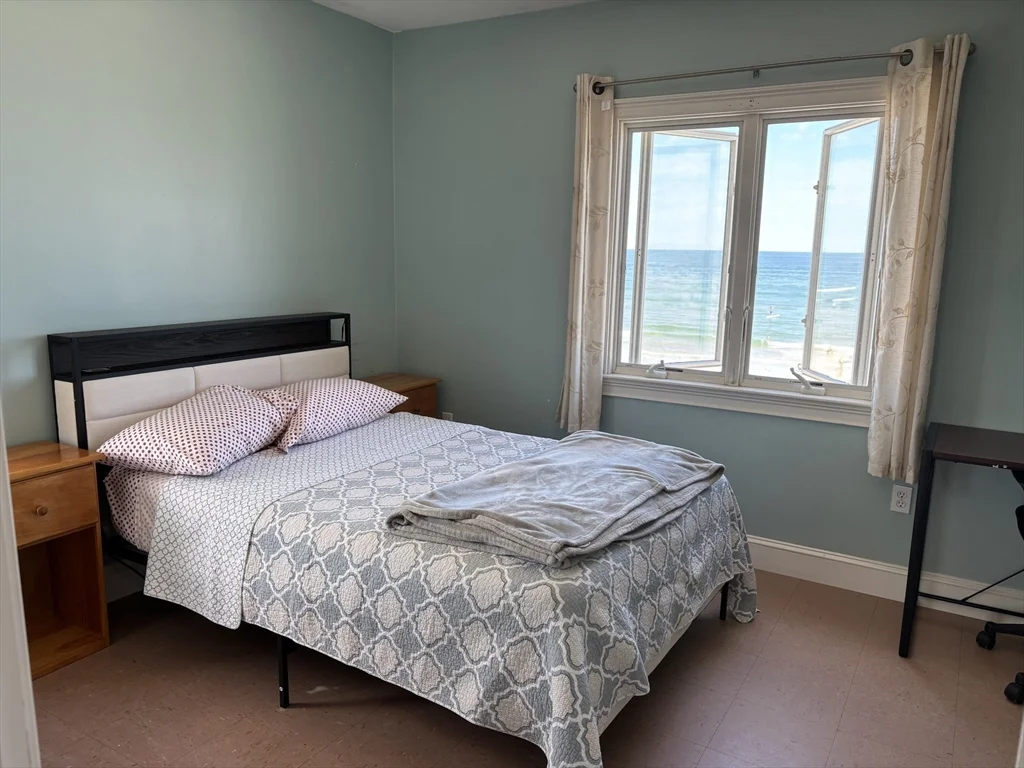 5 bed, 2 bath apartment for rent at 1 East St, Rexhame — photo 5 of 16