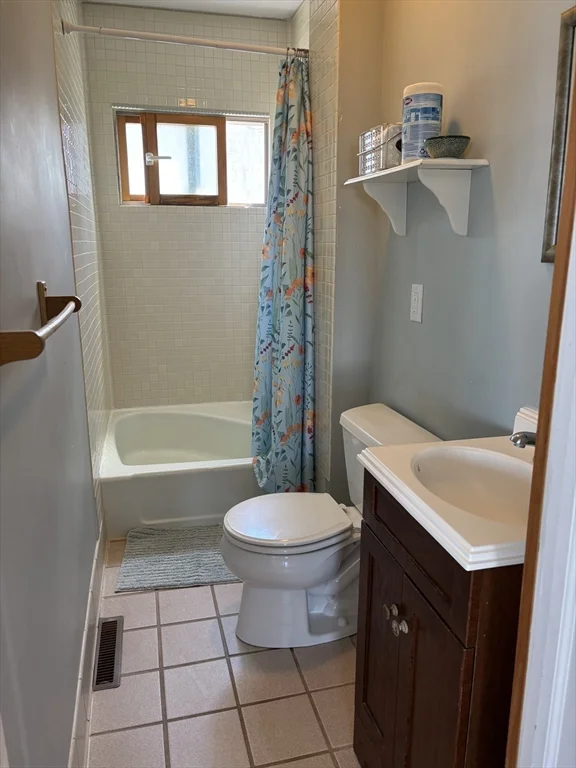 5 bed, 2 bath apartment for rent at 1 East St, Rexhame — photo 11 of 16