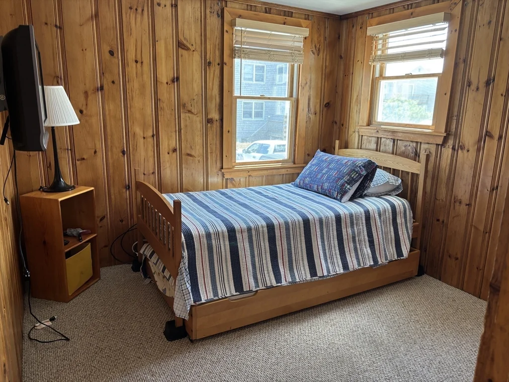5 bed, 2 bath apartment for rent at 1 East St, Rexhame — photo 8 of 16