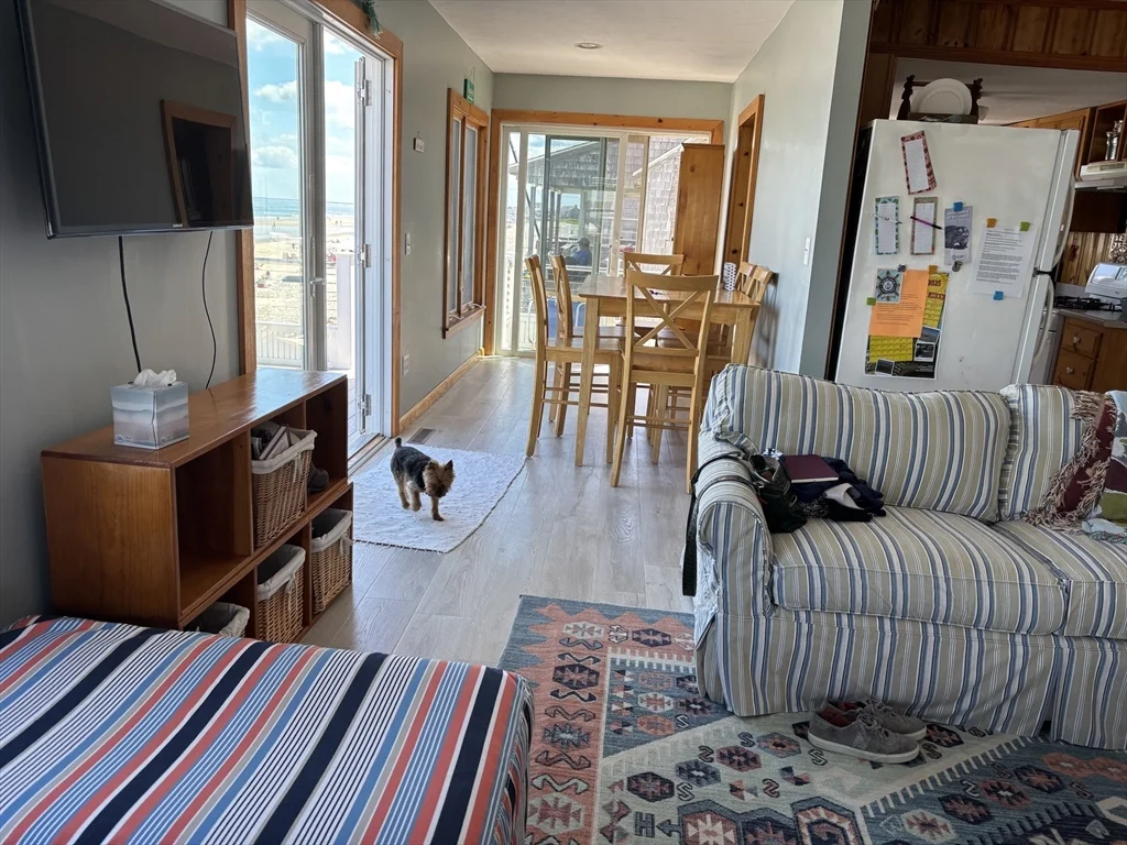 5 bed, 2 bath apartment for rent at 1 East St, Rexhame — photo 14 of 16