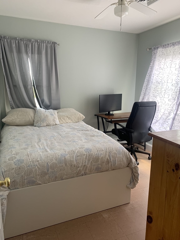 5 bed, 2 bath apartment for rent at 1 East St Unit 1, Rexhame — photo 5 of 14