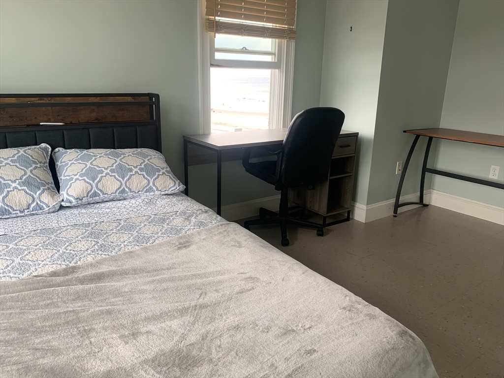 5 bed, 2 bath apartment for rent at 1 East St Unit 1, Rexhame — photo 7 of 14