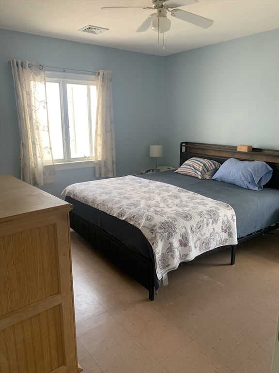 5 bed, 2 bath apartment for rent at 1 East St Unit 1, Rexhame — photo 4 of 14