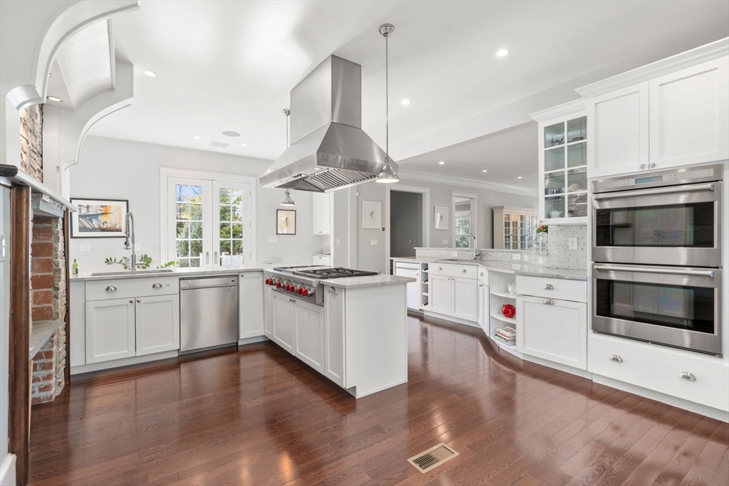 6 bed, 4+ bath apartment for rent at 1 Edmunds Rd, Wellesley Hills — photo 3 of 9