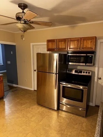 2 bed, 1 bath apartment for rent at 1 Electric St Unit 2, Worcester — photo 3 of 15