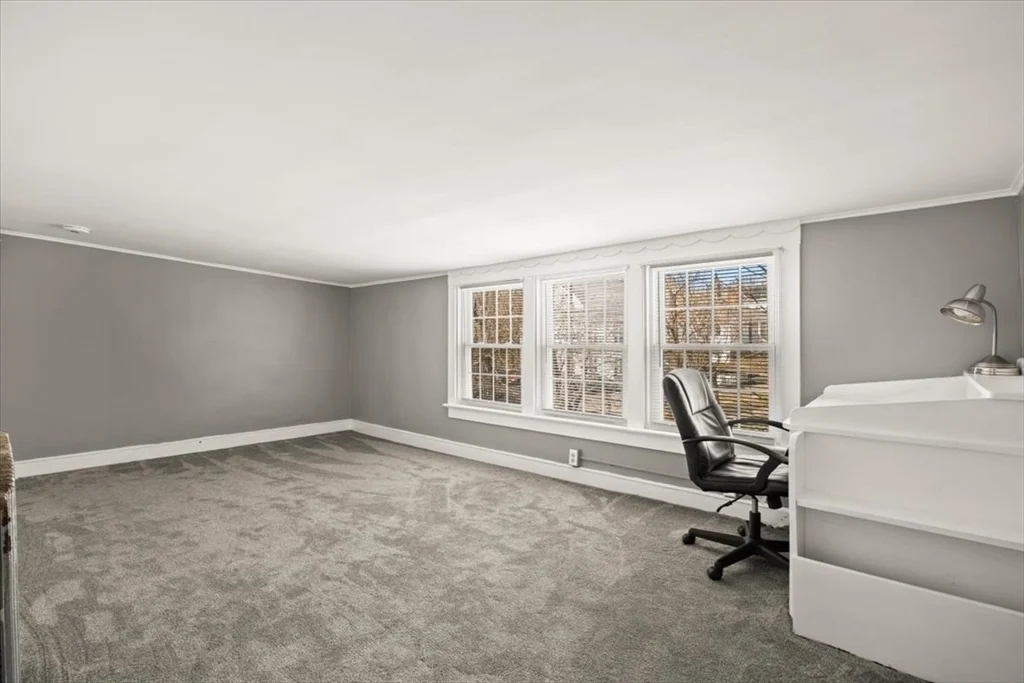 1 bed, 1 bath apartment for rent at 1 Elm St Unit 3, Freetown — photo 10 of 16