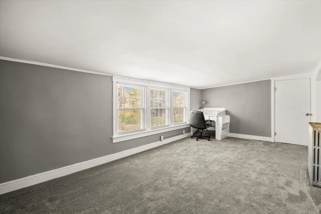 1 bed, 1 bath apartment for rent at 1 Elm St Unit 3, Freetown — photo 12 of 16