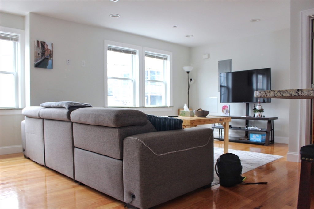 2 bed, 3 bath apartment for rent at 1 Emmet Pl Unit 1, East Boston — photo 5 of 13