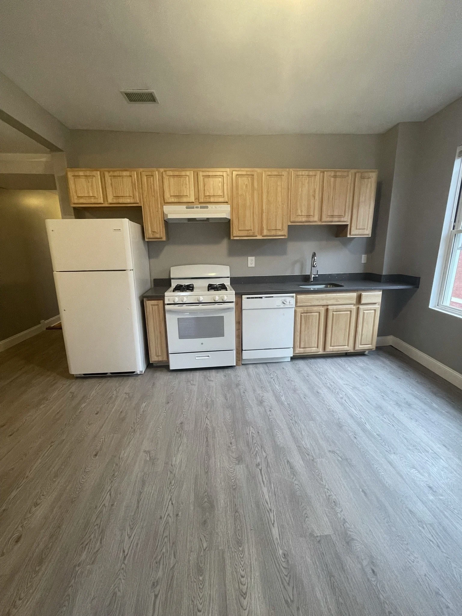 3 bed, 1 bath apartment for rent at 1 Ernst St Unit 2, Jamaica Plain — photo 2 of 13