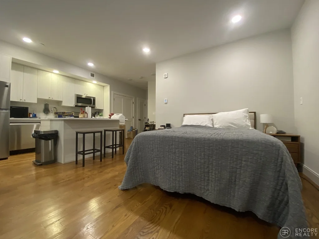 Studio bed, 1 bath apartment for rent at 1 Everett St Unit 305, Allston — photo 3 of 13