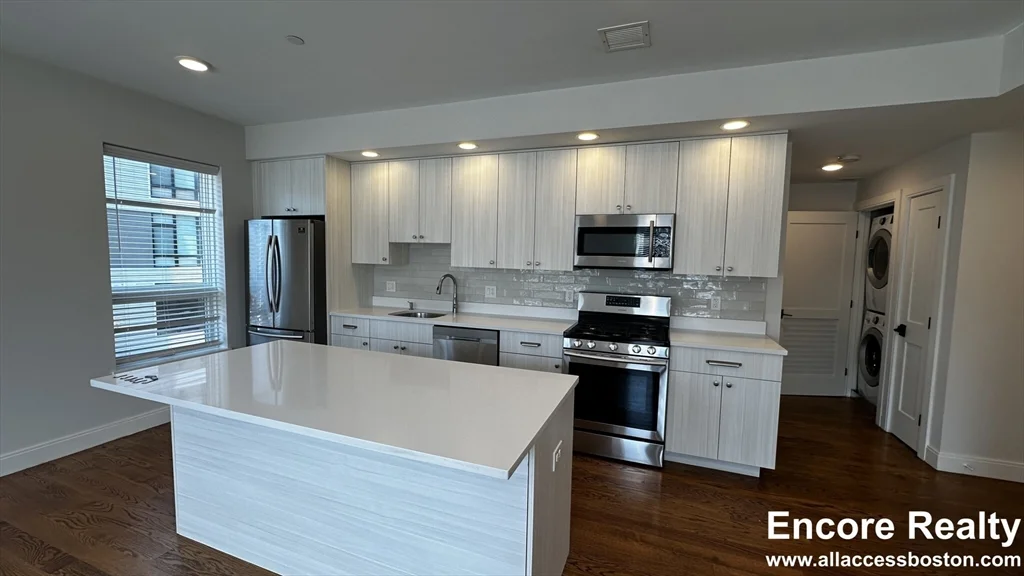 2 bed, 2 bath apartment for rent at 1 Everett Unit 303, Allston — photo 2 of 5