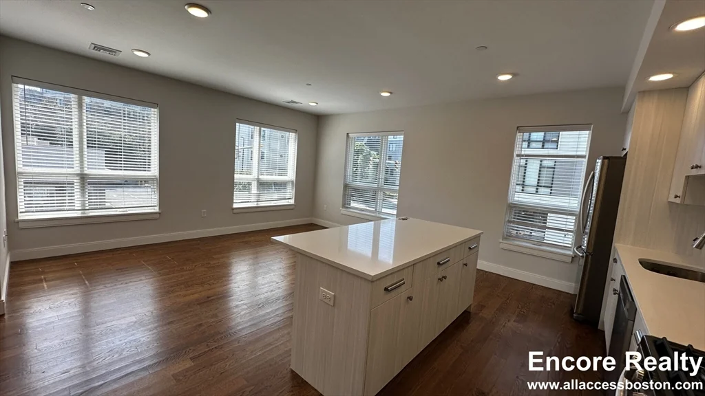2 bed, 2 bath apartment for rent at 1 Everett Unit 303, Allston — photo 3 of 5