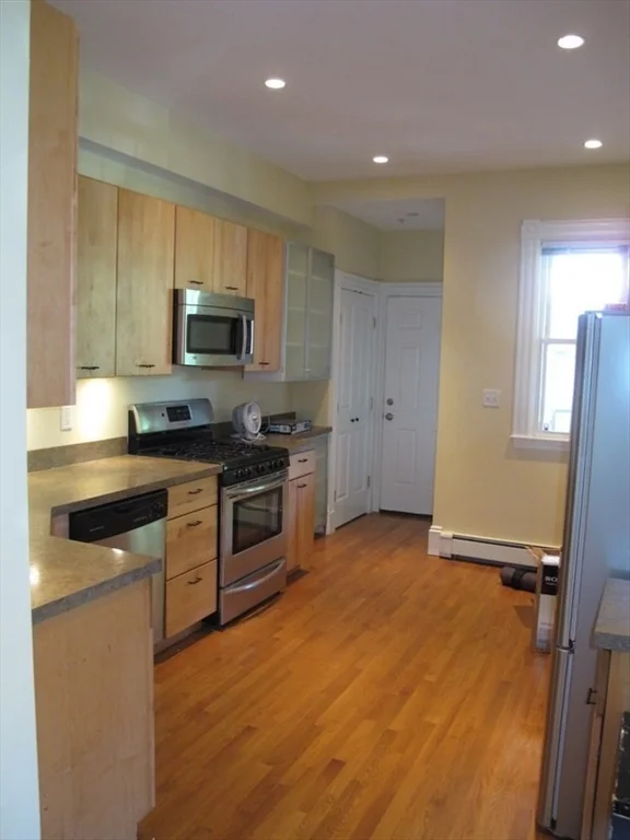 1 bed, 1 bath apartment for rent at 1 Fayette St Unit 3, Harvard Square — photo 5 of 6
