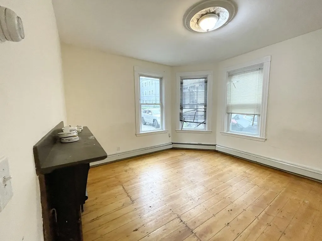 3 bed, 1 bath apartment for rent at 1 Folsom Ave Unit 1, Mission Hill — photo 6 of 10