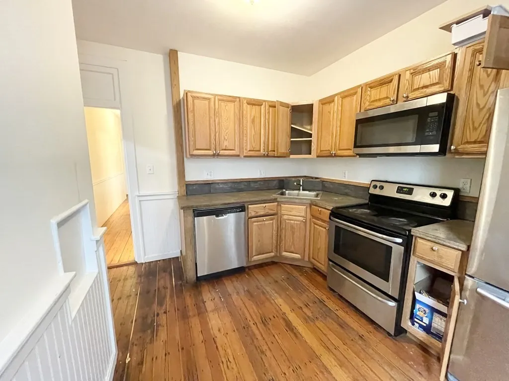 3 bed, 1 bath apartment for rent at 1 Folsom Ave Unit 1, Mission Hill — photo 2 of 10