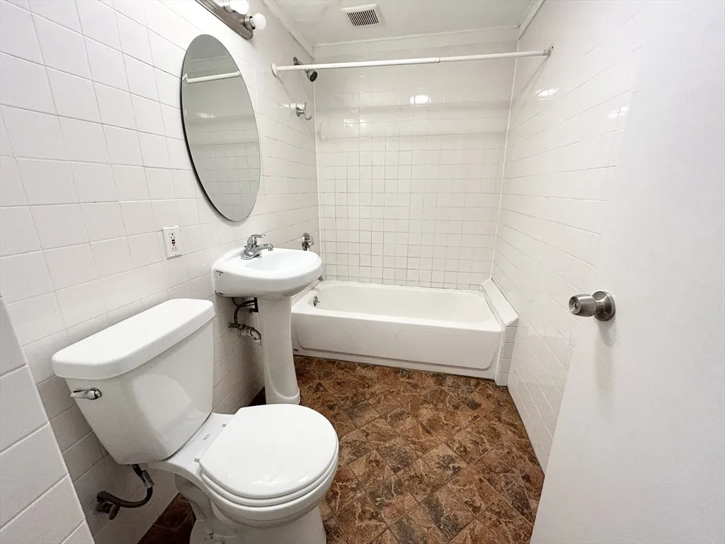 4 bed, 1 bath apartment for rent at 1 Folsom Ave Unit 2, Mission Hill — photo 8 of 9