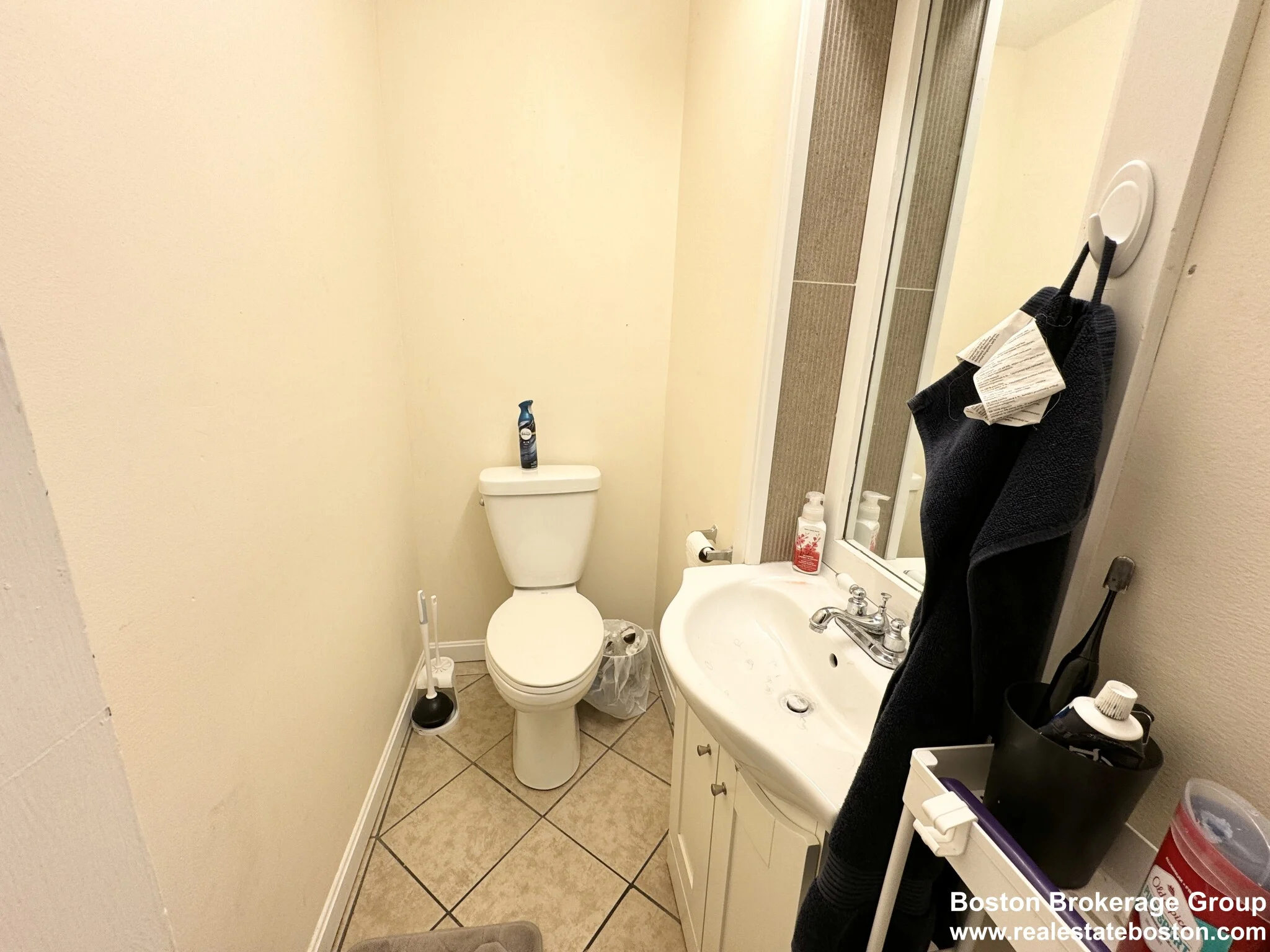 4 bed, 1.5 bath apartment for rent at 1 Folsom Ave Unit 3, Mission Hill — photo 24 of 24
