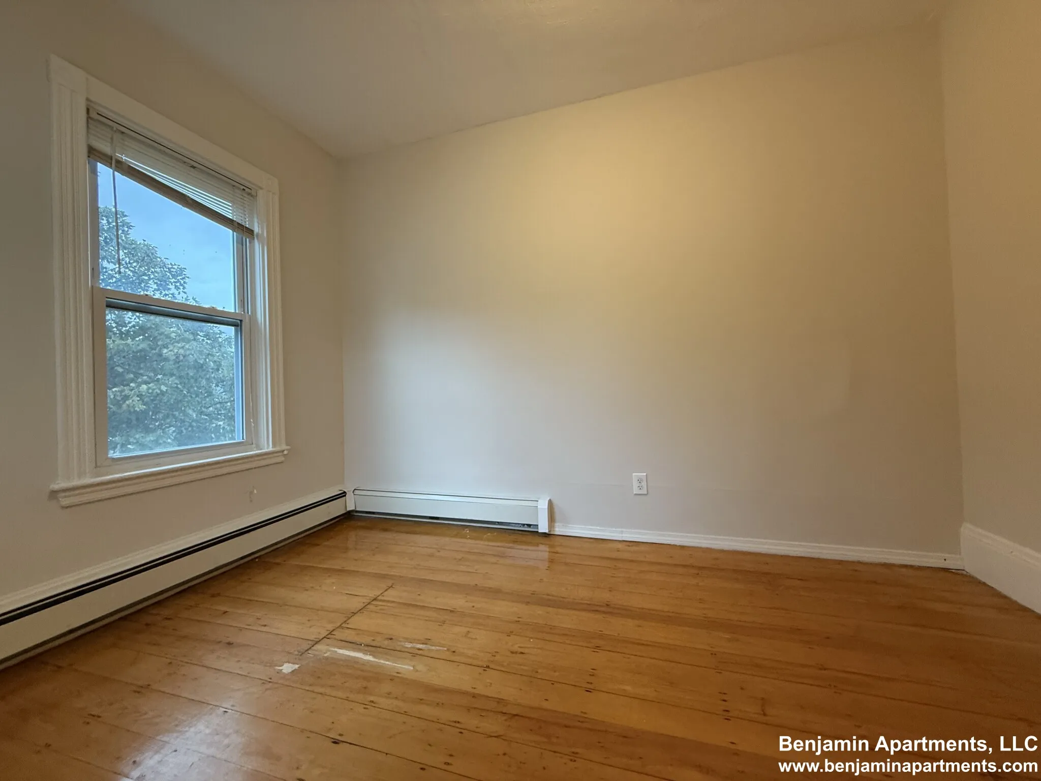 4 bed, 1.5 bath apartment for rent at 1 Folsom Ave Unit 3, Mission Hill — photo 15 of 24