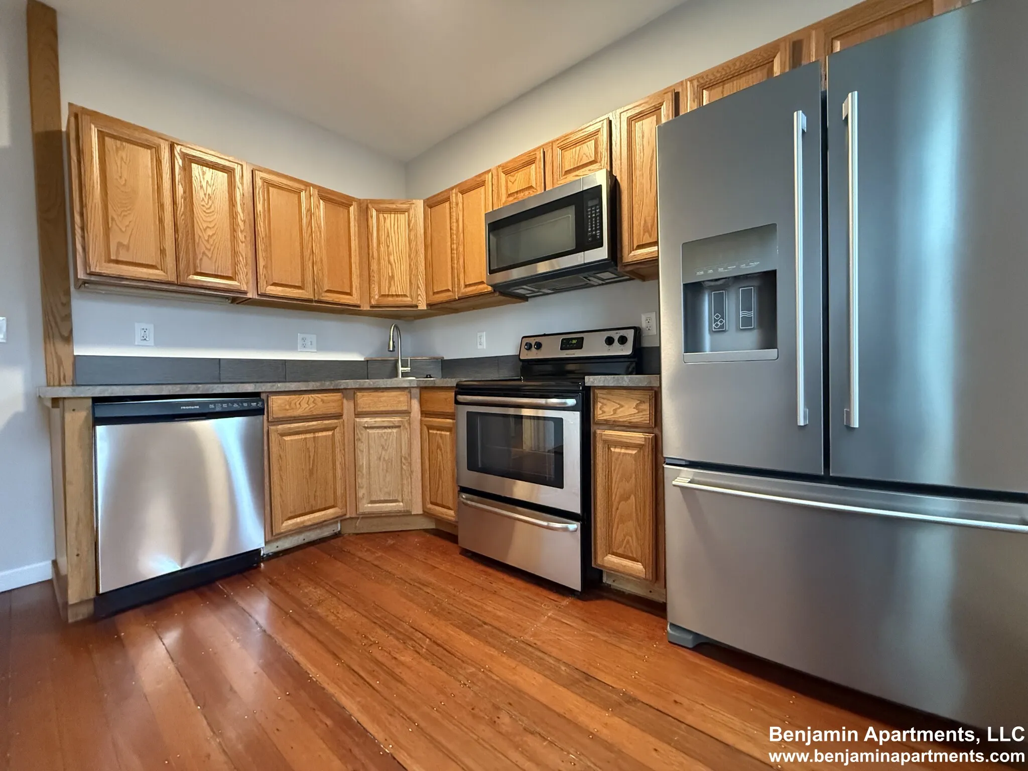 4 bed, 1.5 bath apartment for rent at 1 Folsom Ave Unit 3, Mission Hill — photo 2 of 24