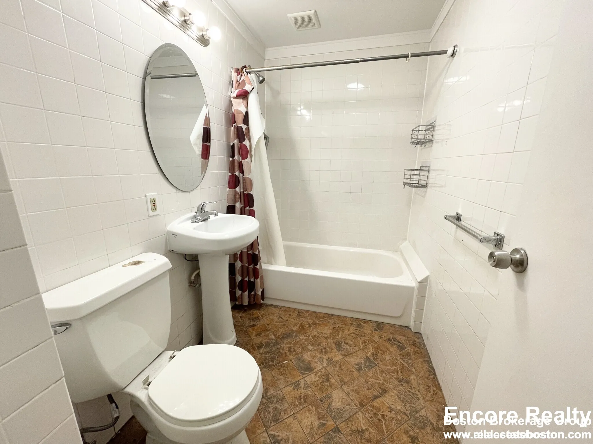 4 bed, 1.5 bath apartment for rent at 1 Folsom Ave Unit MM, Mission Hill — photo 7 of 16