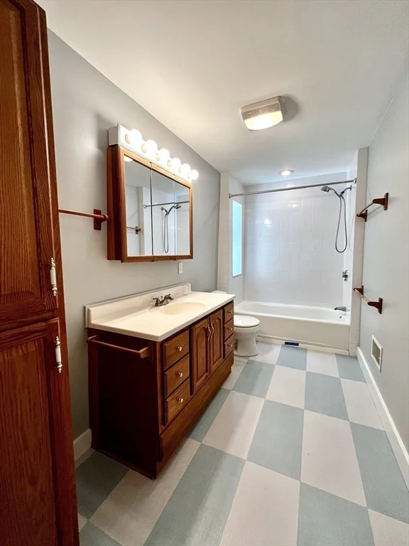 2 bed, 2 bath apartment for rent at 1 Fort Ave Ter Unit 2, Roxbury — photo 13 of 16