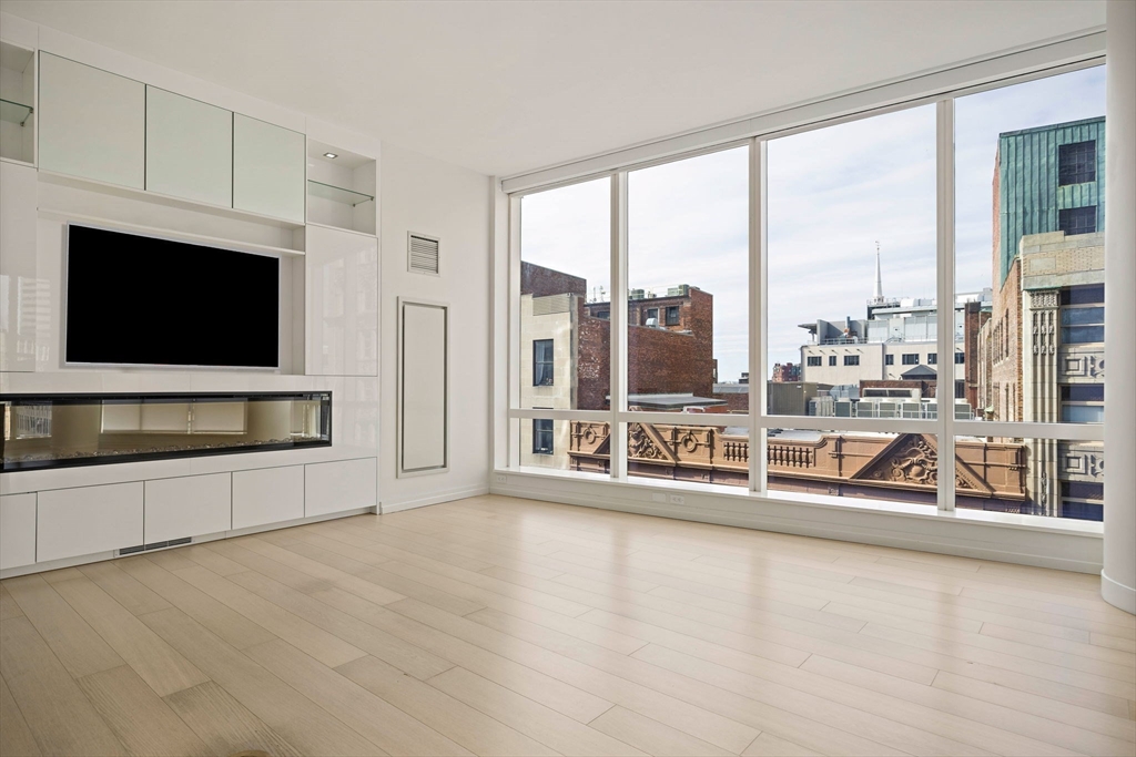 2 bed, 2 bath apartment for rent at 1 Franklin St Unit 1004, Midtown — photo 3 of 40