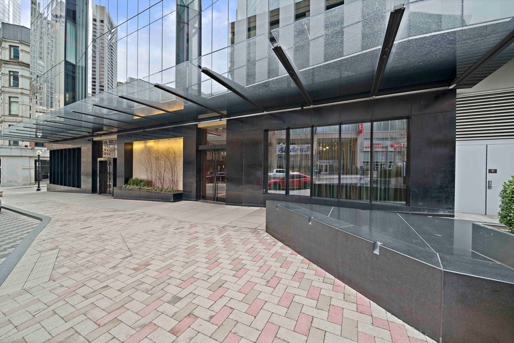 2 bed, 2 bath apartment for rent at 1 Franklin St Unit 1004, Midtown — photo 2 of 40